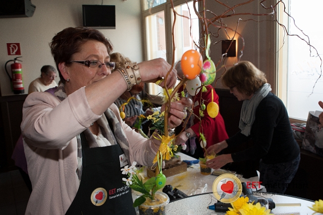 20150322 frans versteden fotografie - tilburginbeeld FRVE0823.jpg - eet met je hart lunch en creatieve workshop paastakken maken